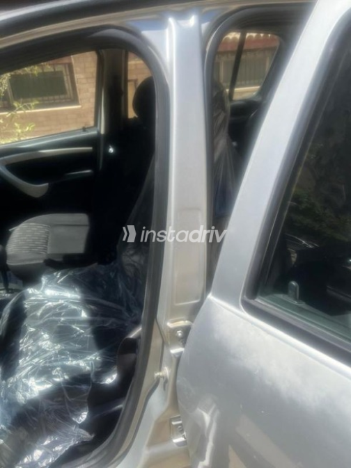 Renault Sandero 2014 Silver Automatic Used for Sale in Nasr city - 2
