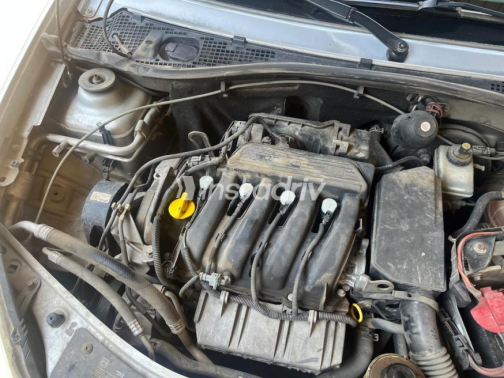 Renault Sandero 2014 Silver Automatic Used for Sale in Nasr city - 8
