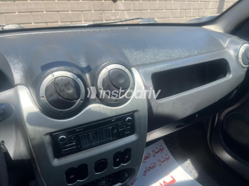Renault Sandero 2014 Silver Automatic Used for Sale in Nasr city - 10