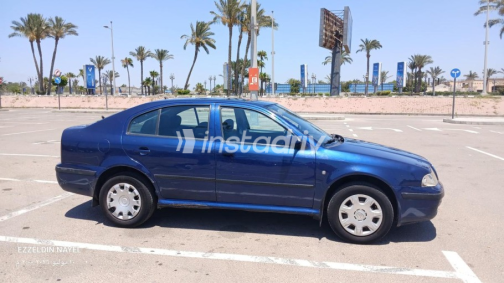 سكودا اوكتافيا A4 2009 أزرق غامق يدوي مستعملة للبيع في الإسكندرية - 3