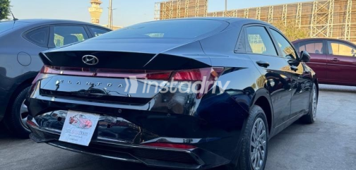 هيونداي إلنترا 2021 أسود أوتوماتيك مستعملة للبيع في مصر الجديدة - 9