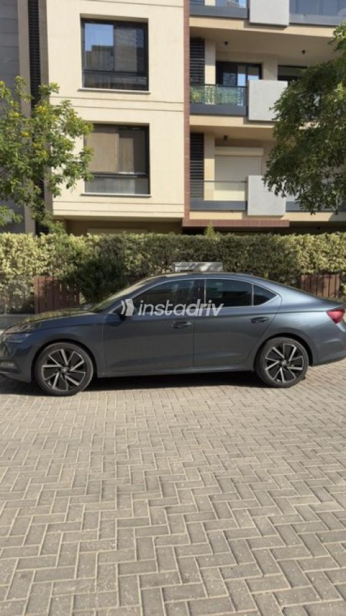 سكودا اوكتافيا A8 2022 أبيض أوتوماتيك مستعملة للبيع في القاهرة الكبرى ( القاهرة - الجيزة) - 5