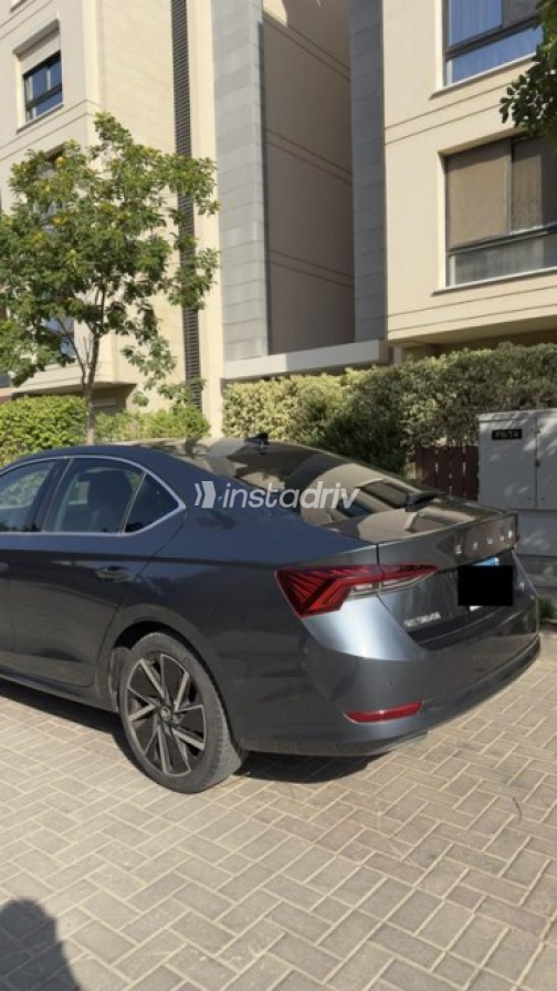 سكودا اوكتافيا A8 2022 أبيض أوتوماتيك مستعملة للبيع في القاهرة الكبرى ( القاهرة - الجيزة) - 6