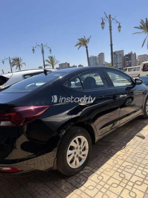 هيونداي إلنترا 2020 أسود أوتوماتيك مستعملة للبيع في دمياط - 5