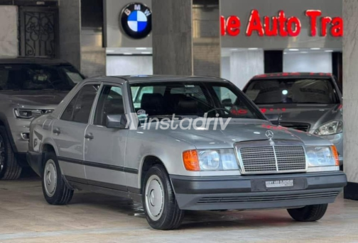 Mercedes E 200 1985 Silver Automatic Used for Sale in Greater Cairo ( Cairo + Giza) - 2