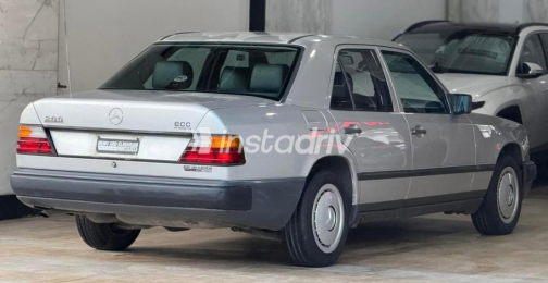 Mercedes E 200 1985 Silver Automatic Used for Sale in Greater Cairo ( Cairo + Giza) - 7