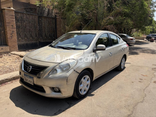 Nissan Sunny 2013 Champagne Automatic Used for Sale in Nasr city - 4