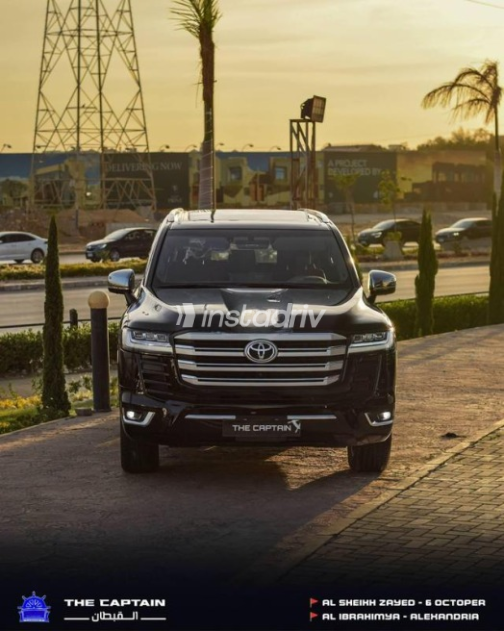 Toyota Land Cruiser 2024 Black Automatic Used for Sale in Sheikh Zayed City - 2
