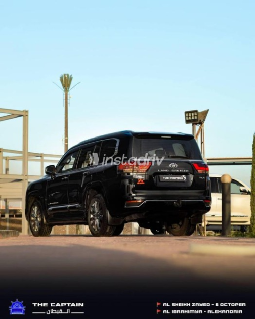 Toyota Land Cruiser 2024 Black Automatic Used for Sale in Sheikh Zayed City - 3