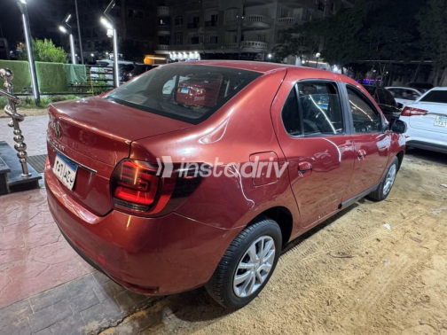 Renault Logan 2018 Dark Red Automatic Used for Sale in Nasr city - 4