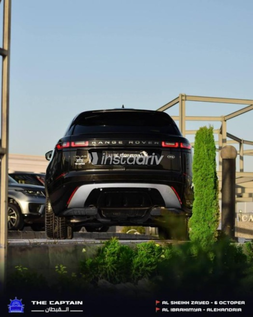 Land Rover Velar 2023 Black Automatic Used for Sale in Sheikh Zayed City - 8