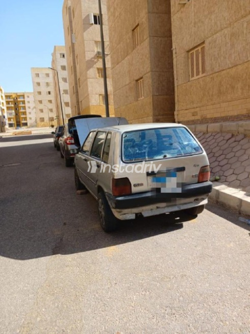 فيات اونو 2000 رمادي يدوي مستعملة للبيع في مدينة بدر - 2