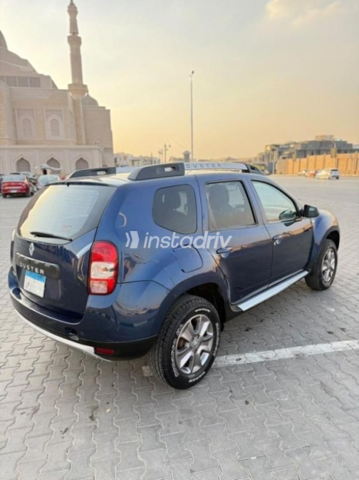 Renault Duster 2017 Dark Blue Automatic Used for Sale in Heliopolis - 3