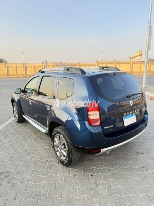 Renault Duster 2017 Dark Blue Automatic Used for Sale in Heliopolis - 4
