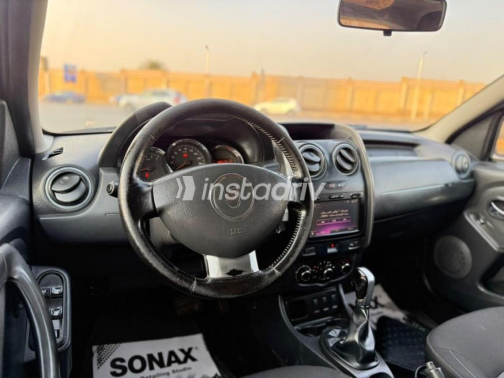 Renault Duster 2017 Dark Blue Automatic Used for Sale in Heliopolis - 8