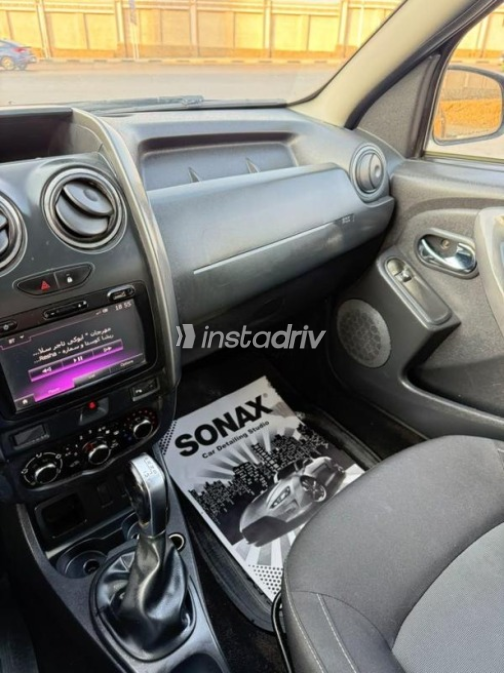 Renault Duster 2017 Dark Blue Automatic Used for Sale in Heliopolis - 9