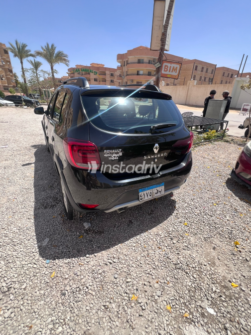 رينو سانديرو  ( ستيب  واى ) 2021 أسود أوتوماتيك مستعملة للبيع في الجيزة - 2