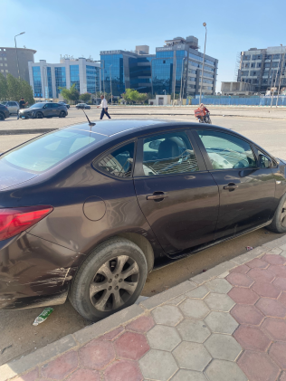 اوبل أسترا 2015 أبيض أوتوماتيك مستعملة للبيع في المعادى