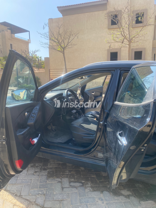 هيونداي IX 35 2013 أسود أوتوماتيك مستعملة للبيع في الإسكندرية - 2