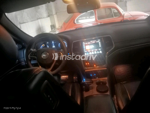 Jeep Grand Cherokee 2016 White Automatic Used for Sale in Cairo - 6