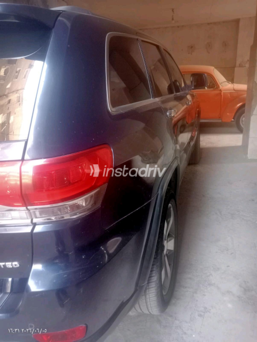 Jeep Grand Cherokee 2016 White Automatic Used for Sale in Cairo - 8