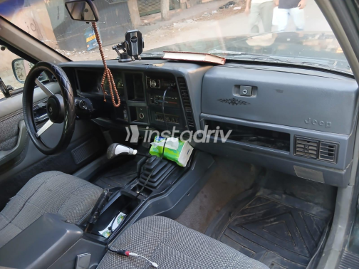 Jeep Cherokee 1993 Green Manual Used for Sale in Giza - 7