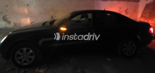 Mercedes E 200 2007 Black Automatic Used for Sale in Cairo - 2