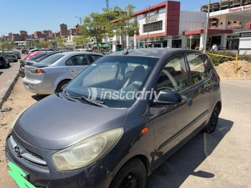 Hyundai I10 2014 Silver Automatic Used for Sale in Greater Cairo ( Cairo + Giza) - 2