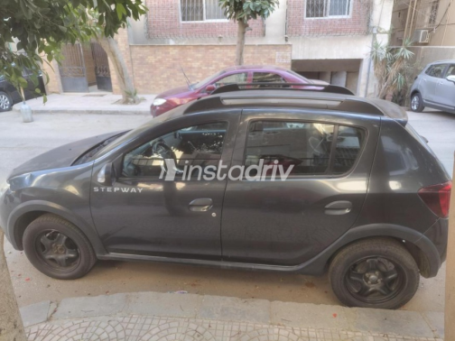 Renault Sandero Step Way 2018 White Automatic Used for Sale in Greater Cairo ( Cairo + Giza) - 4
