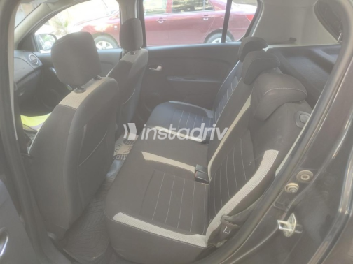 Renault Sandero Step Way 2018 White Automatic Used for Sale in Greater Cairo ( Cairo + Giza) - 7
