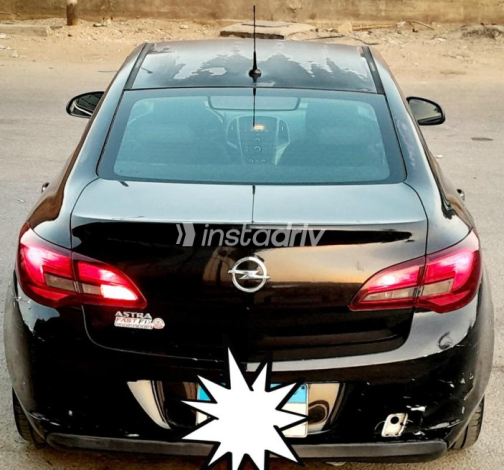 Opel Astra 2016 Black Automatic Used for Sale in Cairo - 3