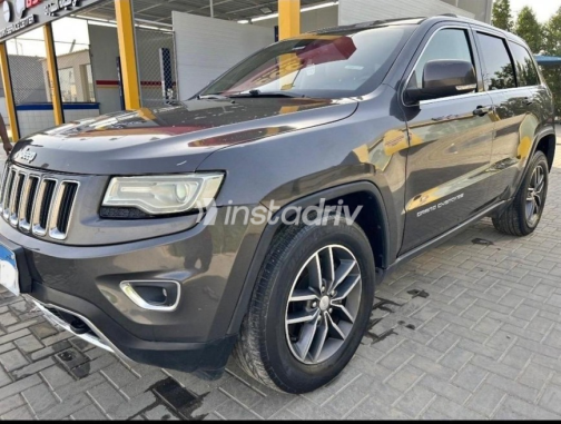 Jeep Grand Cherokee 2018 White Automatic Used for Sale in Greater Cairo ( Cairo + Giza) - 2