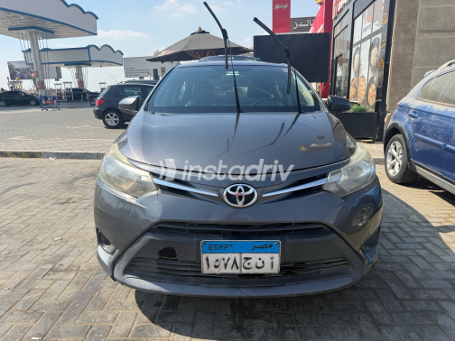 Toyota Yaris 2015 Gray Automatic Used for Sale in Cairo - 5