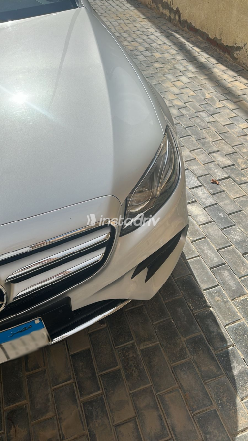 Mercedes E 300 2017 Silver Automatic Used for Sale in Giza - 7