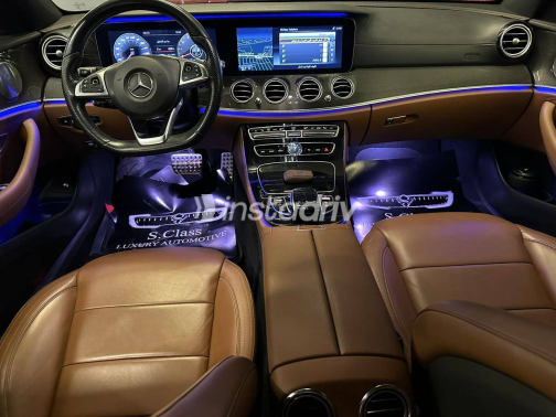 Mercedes E 300 2017 Silver Automatic Used for Sale in Giza - 9