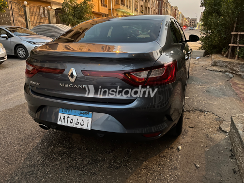 رينو ميجان 2021 رمادي غامق أوتوماتيك مستعملة للبيع في القاهرة - 1