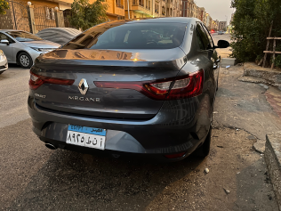 رينو ميجان 2021 رمادي غامق أوتوماتيك مستعملة للبيع في القاهرة