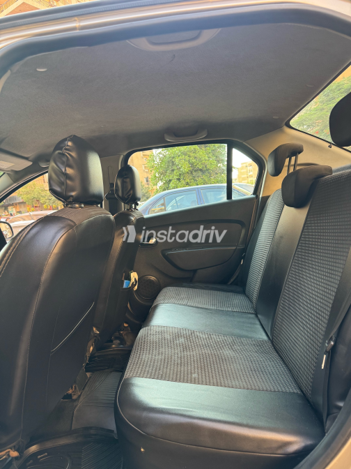 Renault Logan 2016 Champagne Automatic Used for Sale in Nasr city - 4