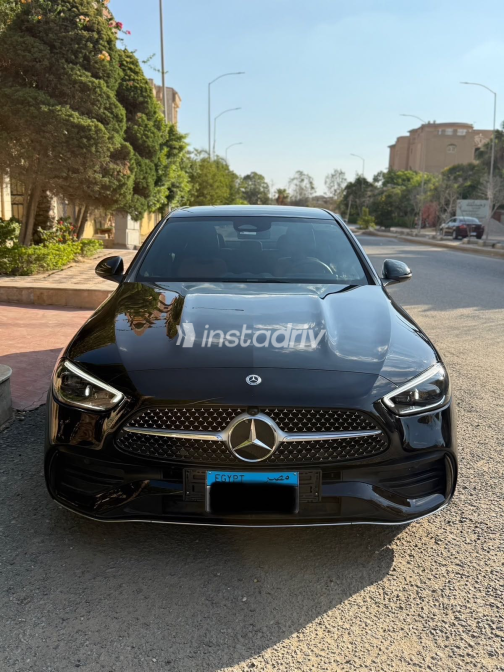 مرسيدس C 200 2024 أسود أوتوماتيك مستعملة للبيع في الجيزة - 6