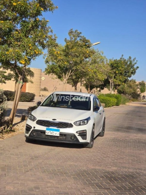 Kia Grand Cerato 2019 White Automatic Used for Sale in Greater Cairo ( Cairo + Giza) - 4