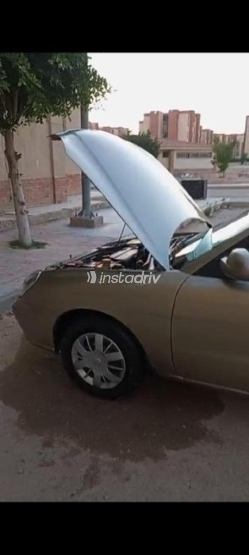 Daewoo Nubira 2 1999 Gold Manual Used for Sale in Alexandria - 2