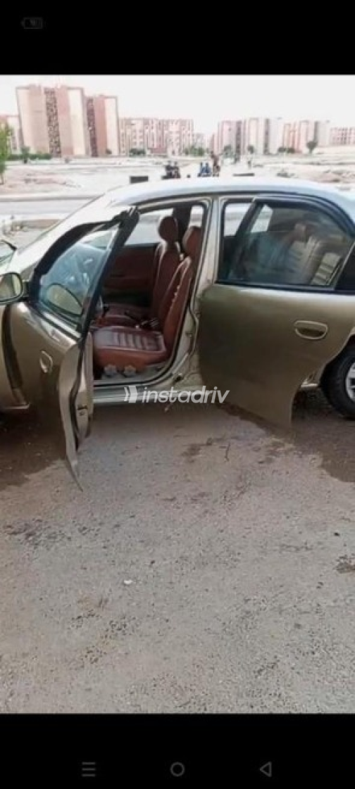 Daewoo Nubira 2 1999 Gold Manual Used for Sale in Alexandria - 3