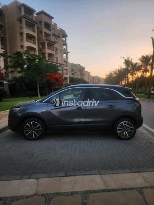 Opel Crossland 2021 Gray Automatic Used for Sale in Madinaty - 1