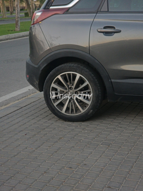 Opel Crossland 2021 Gray Automatic Used for Sale in Madinaty - 10