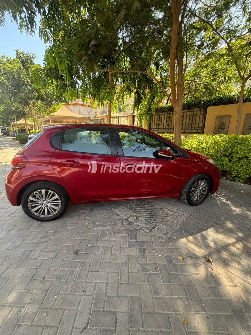 Peugeot 208 2016 Red Automatic Used for Sale in Cairo - 3