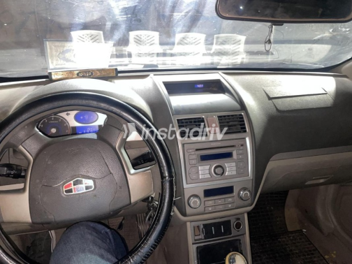 Geely Emgrand 7 2014 Black Manual Used for Sale in Cairo - 2