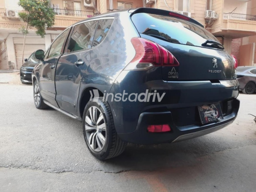 Peugeot 3008 2016 Dark Blue Automatic Used for Sale in Cairo - 4