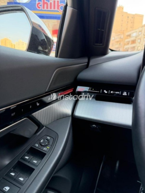 BMW 520 2024 Dark Blue Automatic Used for Sale in Cairo - 10