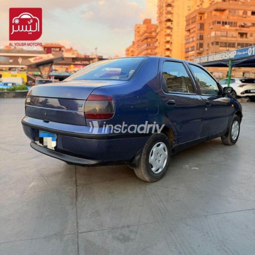 فيات سينا 2003 أزرق غامق يدوي مستعملة للبيع في مدينة نصر - 4