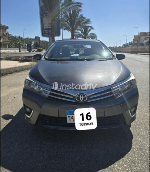 Toyota Corolla 2015 Dark Gray Automatic Used for Sale in Damietta - 2